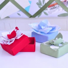 Dandi Fabric Flower Box Pattern
Giftgiving has never looked better with these gorgeous fabric flower boxesSewing pattern includes detailed full colour instructions and cutting templates on how to create your own Flower Boxes Beaut.
Please Click the image for more information.
